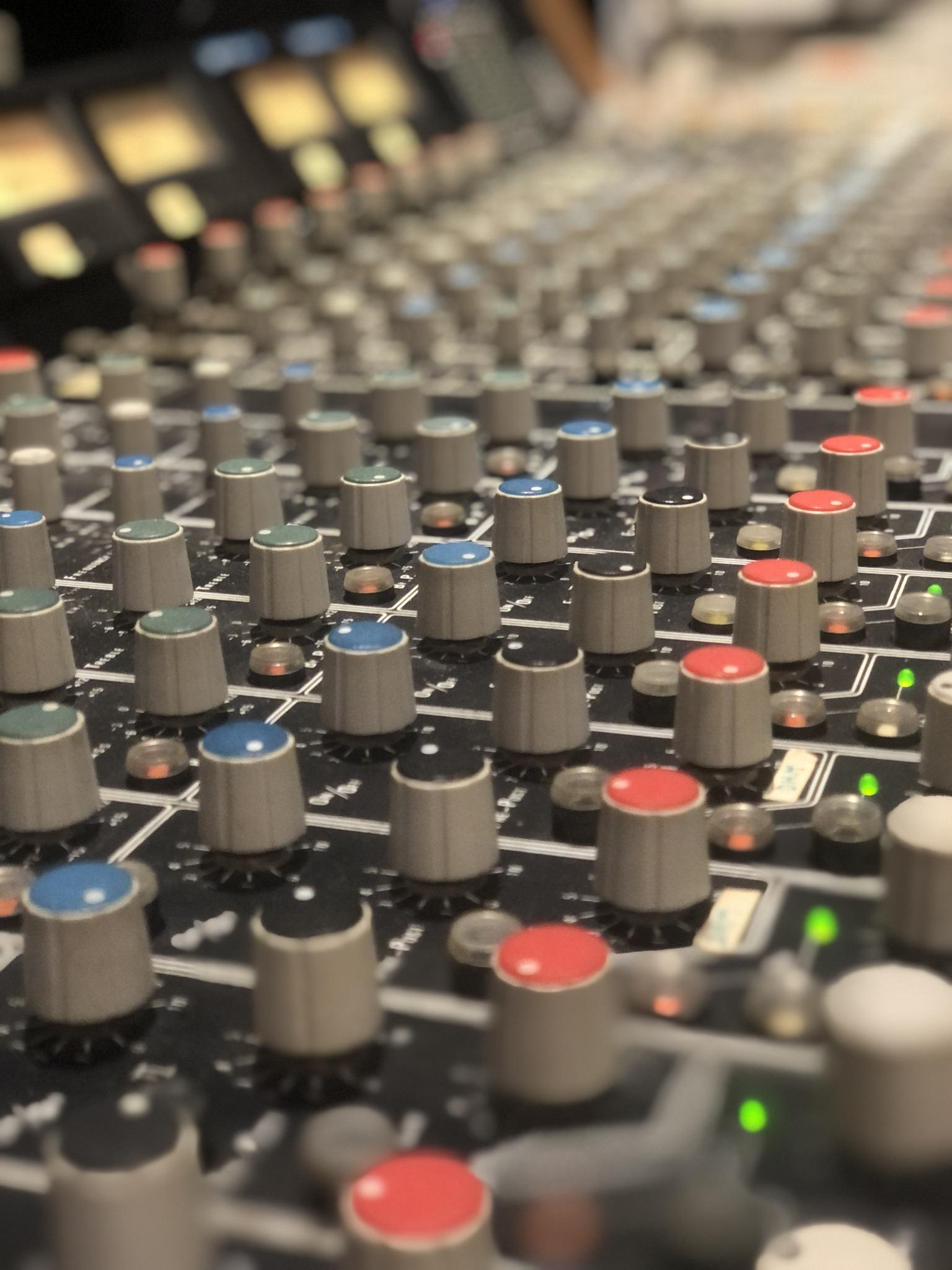 Réhabilitation de la table de mixage E2A